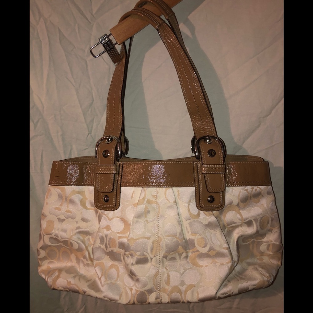 COACH LARGE PLEATED HANDBAG - #0053-032019TR